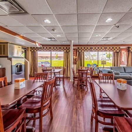 Econo Lodge Маунт Лорел Екстериор снимка