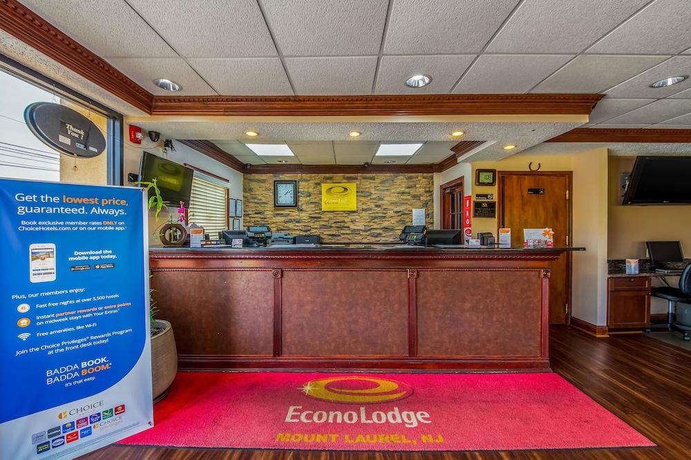 Econo Lodge Маунт Лорел Екстериор снимка