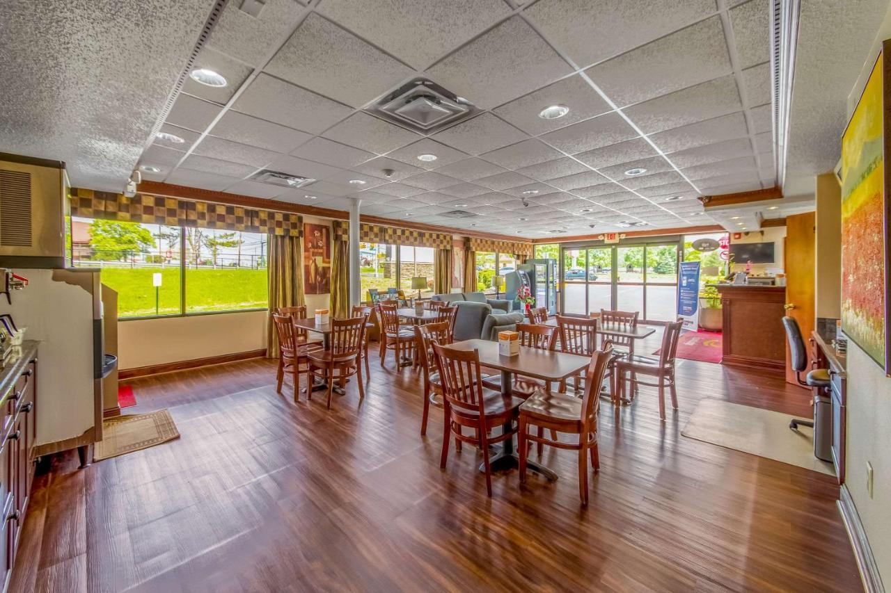 Econo Lodge Маунт Лорел Екстериор снимка