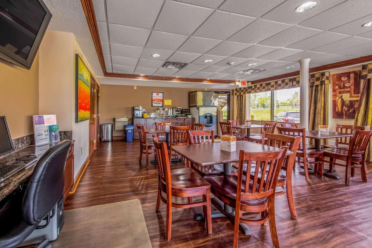 Econo Lodge Маунт Лорел Екстериор снимка
